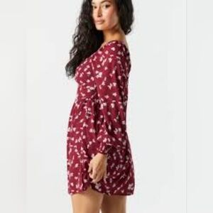 Bohemian Mermaid Sleeve Plunging v neck floral dress size small